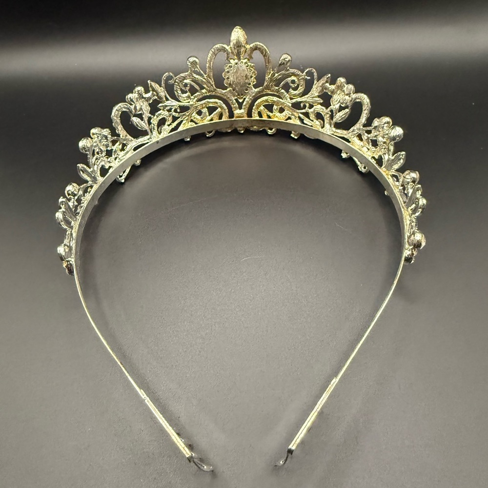 Silver Tone and Rhinestone Tiara Party Princess - Picture 3 of 4